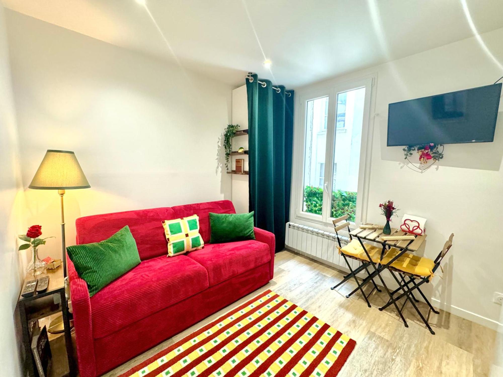 Amelie Poulain Studio In Heart Of Montmartre Paris Exterior foto
